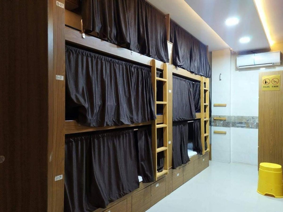 Sd Ac Deluxe * Mumbai (Bombay)